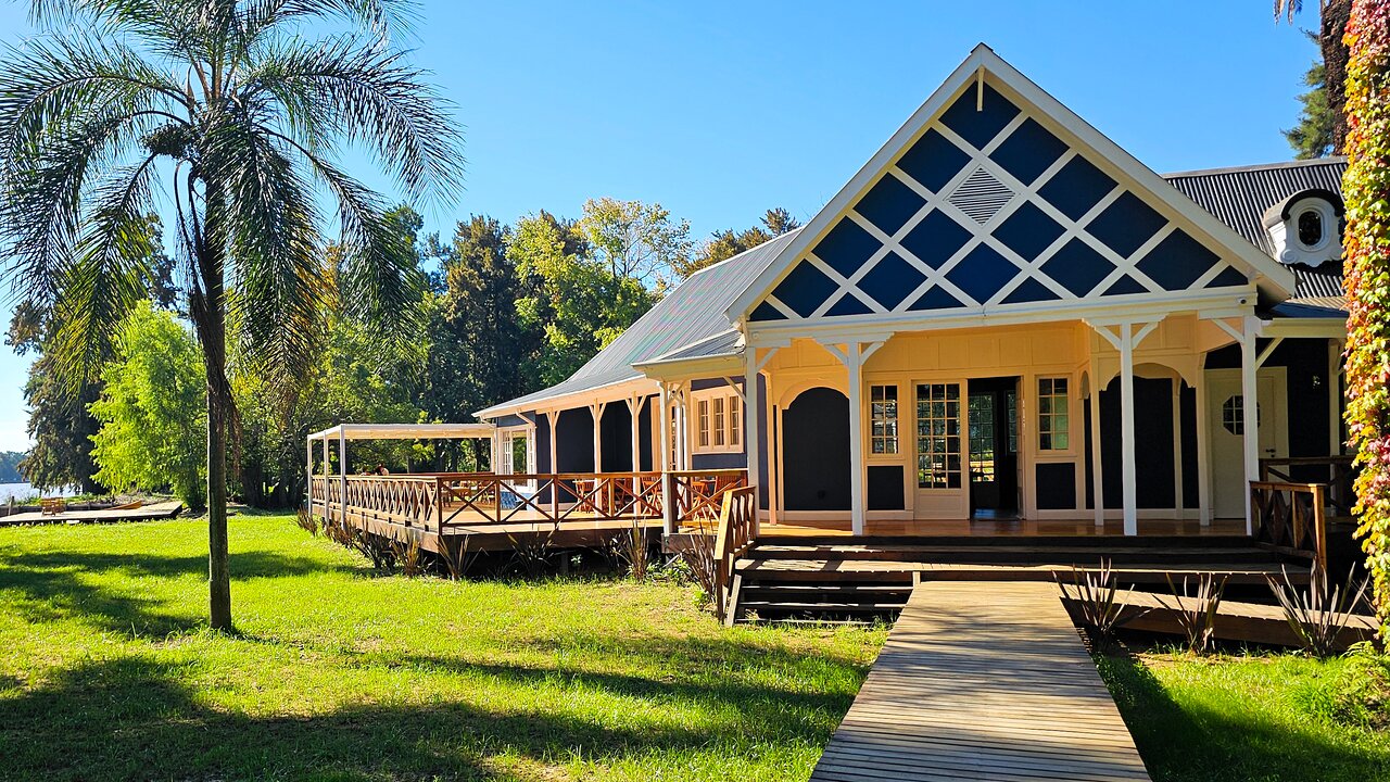 Isla centenario restaurant